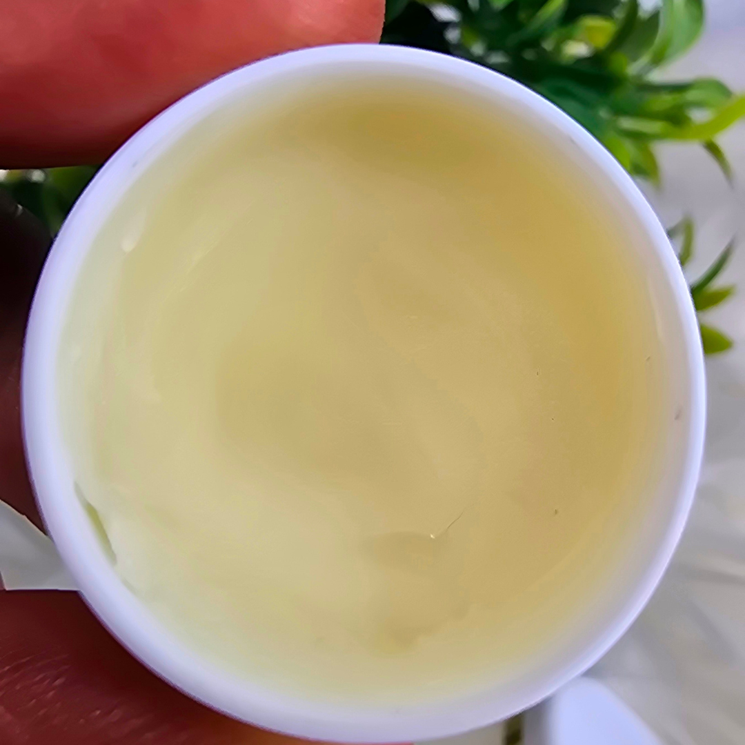 Moisturising Hydration Lip Balm for Dry Lips - 10g | Skyeen Beauty